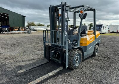 New 2024 YangFT 3 Ton Diesel Forklift, 2 stage Mast , Sideshift, 4 cylinder Diesel Engine, Very Simple truck with 1500 hr Parts warranty or 1 year